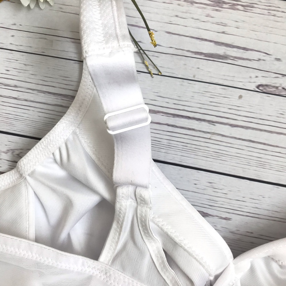 White Seamless Versatile Medium Support Bra - image 5